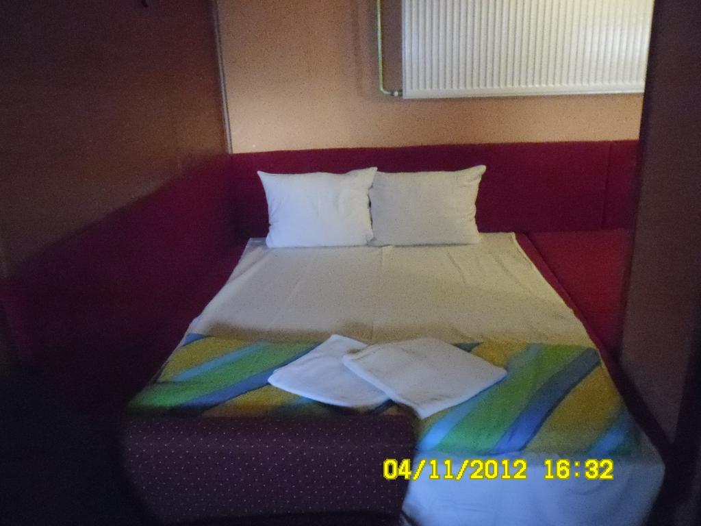 Family Top Rooms Bela Lada Sobe Novi Sad Bilik gambar