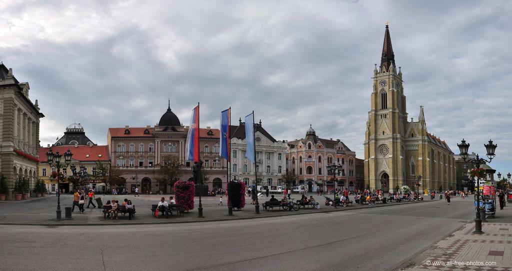 Family Top Rooms Bela Lada Sobe Novi Sad Luaran gambar