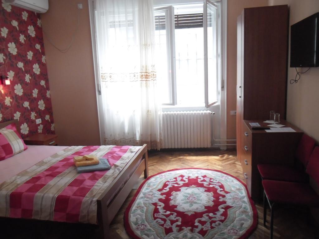 Family Top Rooms Bela Lada Sobe Novi Sad Bilik gambar