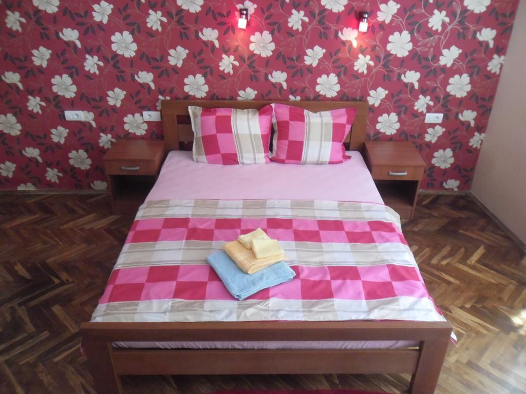 Family Top Rooms Bela Lada Sobe Novi Sad Bilik gambar